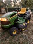 Tractoras gazon John Deere