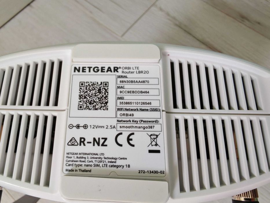 Router wireless Netgear Orbi LBR20 AC2200 LTE