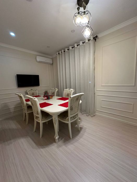 Продается двух уровневая квартира