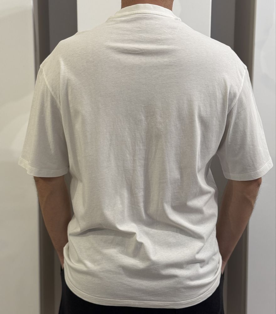 Vand tricouri Calvin Klein, Hugo, Armani