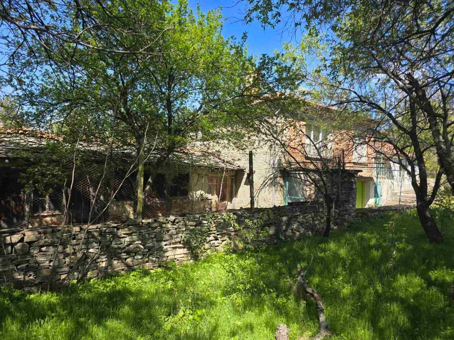 Продава се Къща в с. Средно градище, Област Стара Загора - 237 кв.м за 224 €/кв.м - Снимка #2