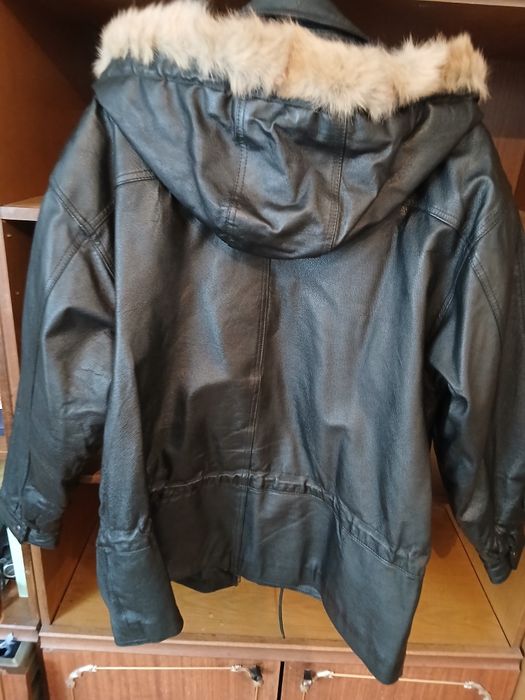 Продам куртку женскую кожаную