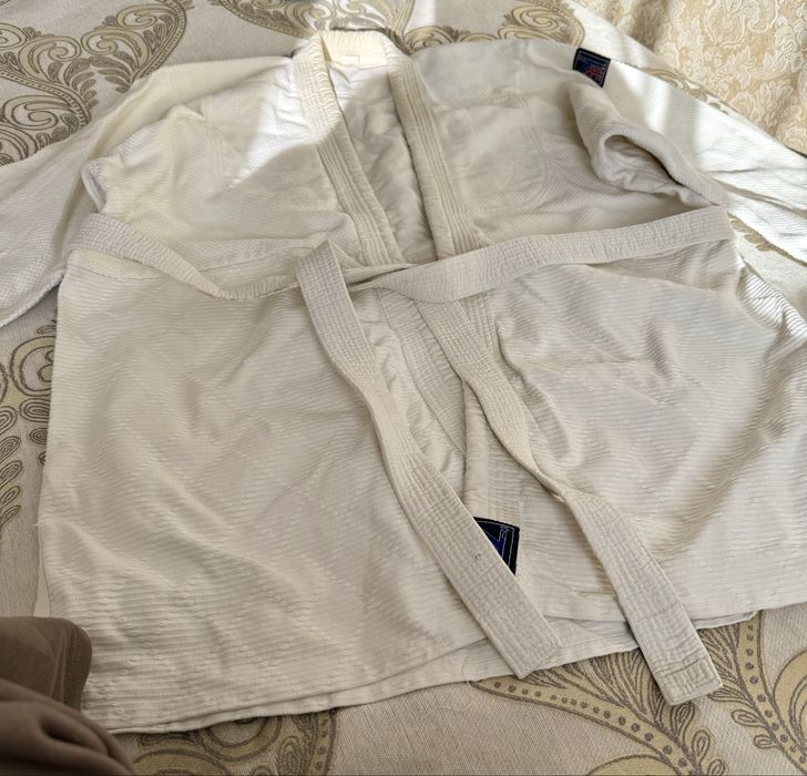 Продам кимоно в хорошем состоянии, недорого!