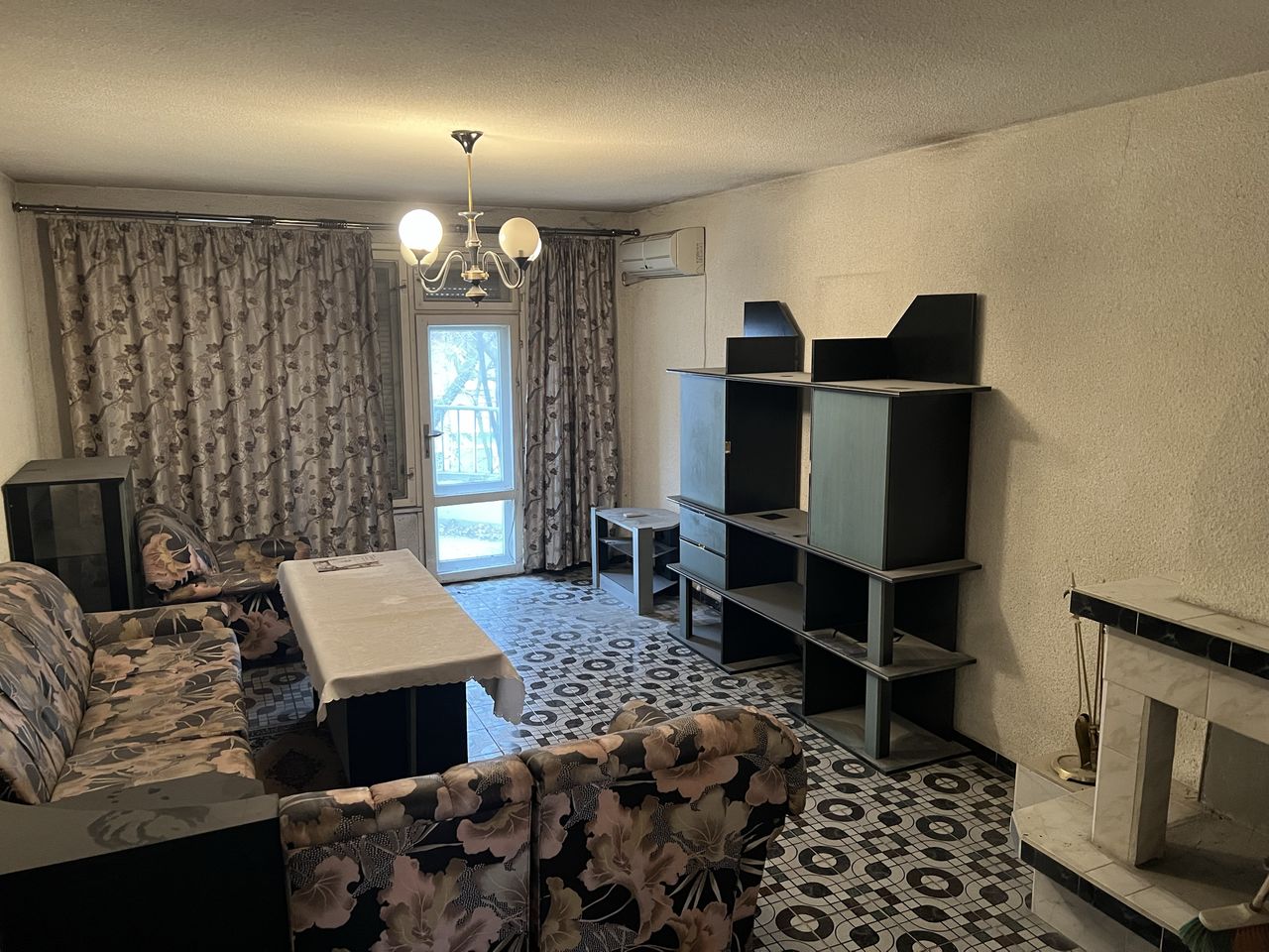 Продава се Двустаен апартамент в Стара Загора, Център - 65 кв.м за 1385 €/кв.м - Снимка #2