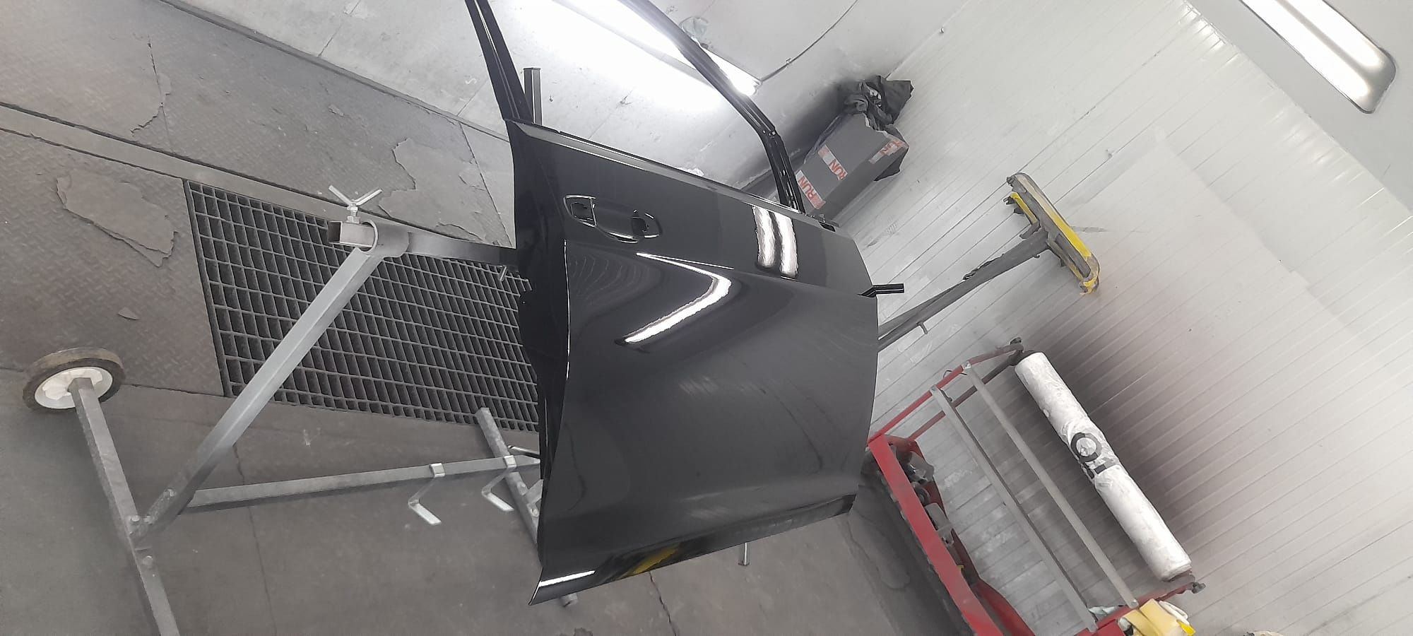 Tinichigerie vopsitorie auto 80e-120e