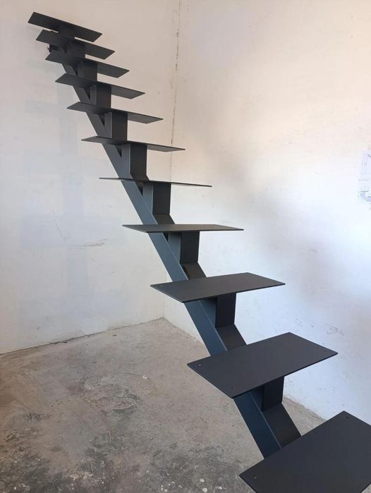 Scări metalice pentru interior și exterior