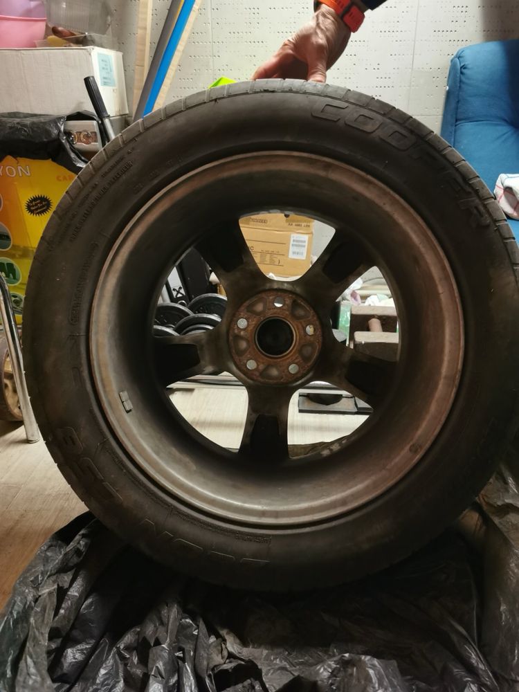 Продавам гуми с джанти