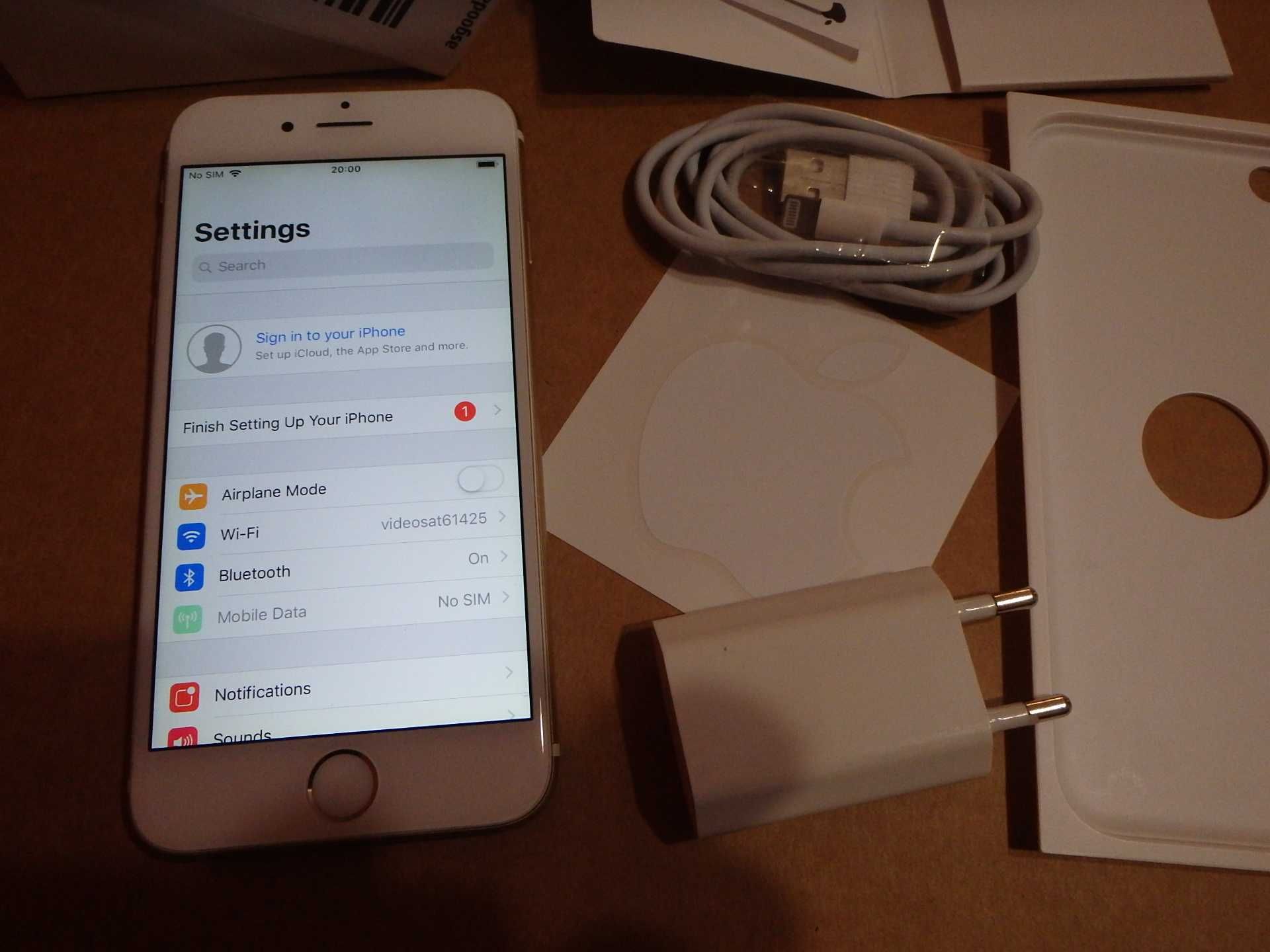 Apple iPhone6(A1586),iOS 12.5.7,бял/злато и черен/сребро