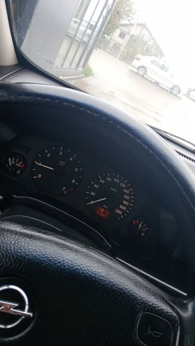 Vând Opel Zafira a 1,8 benzina