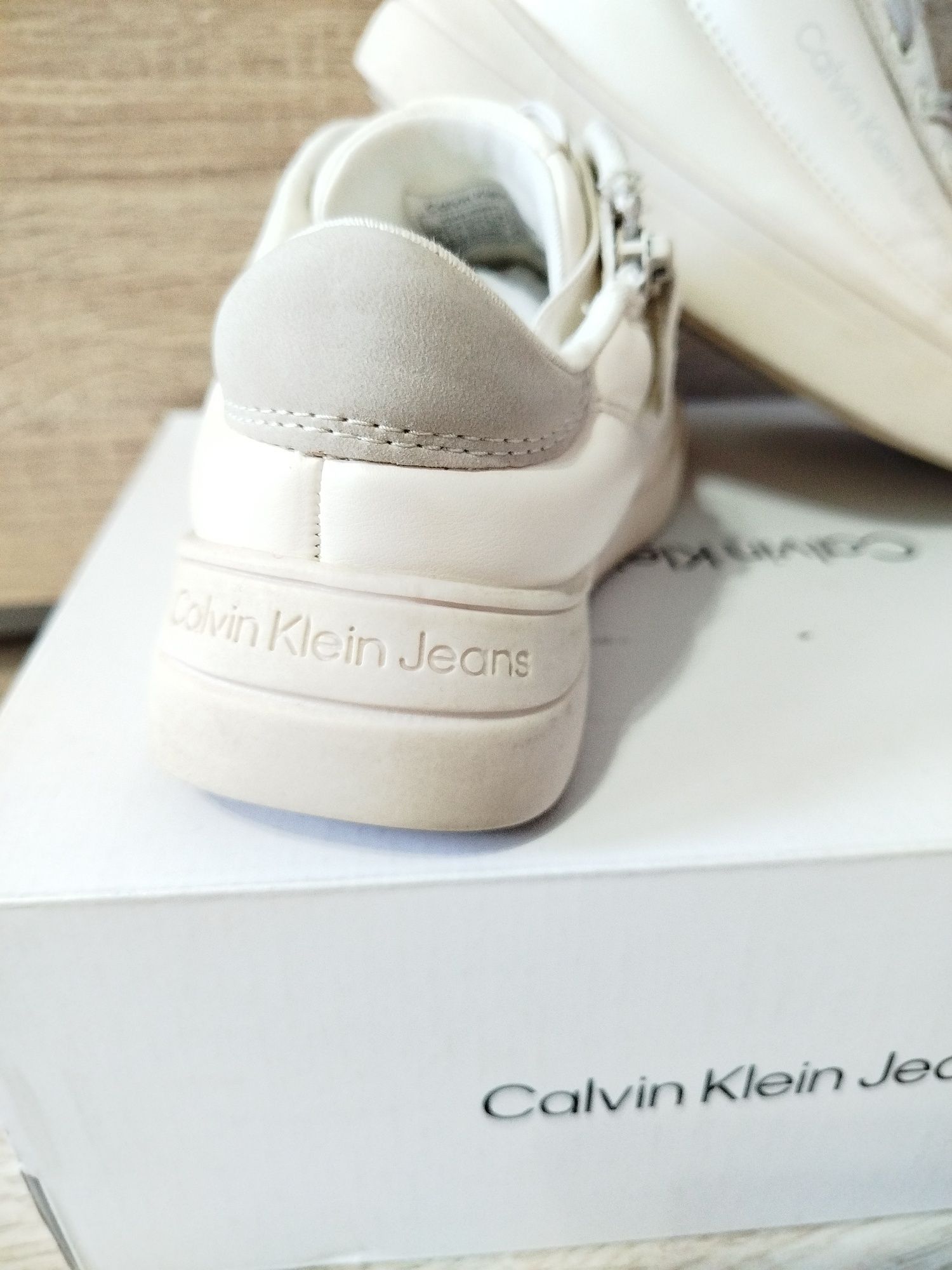 Кожени Calvin Klein Jeans номер 29
