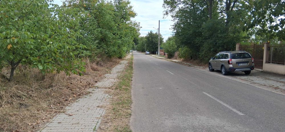 Teren intravilan 836 mp , deschidere 24 ml , zona linistita