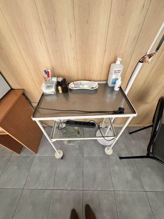 Столик медицинский