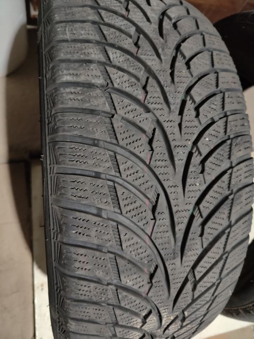 Vând 2 anvelope iarnă