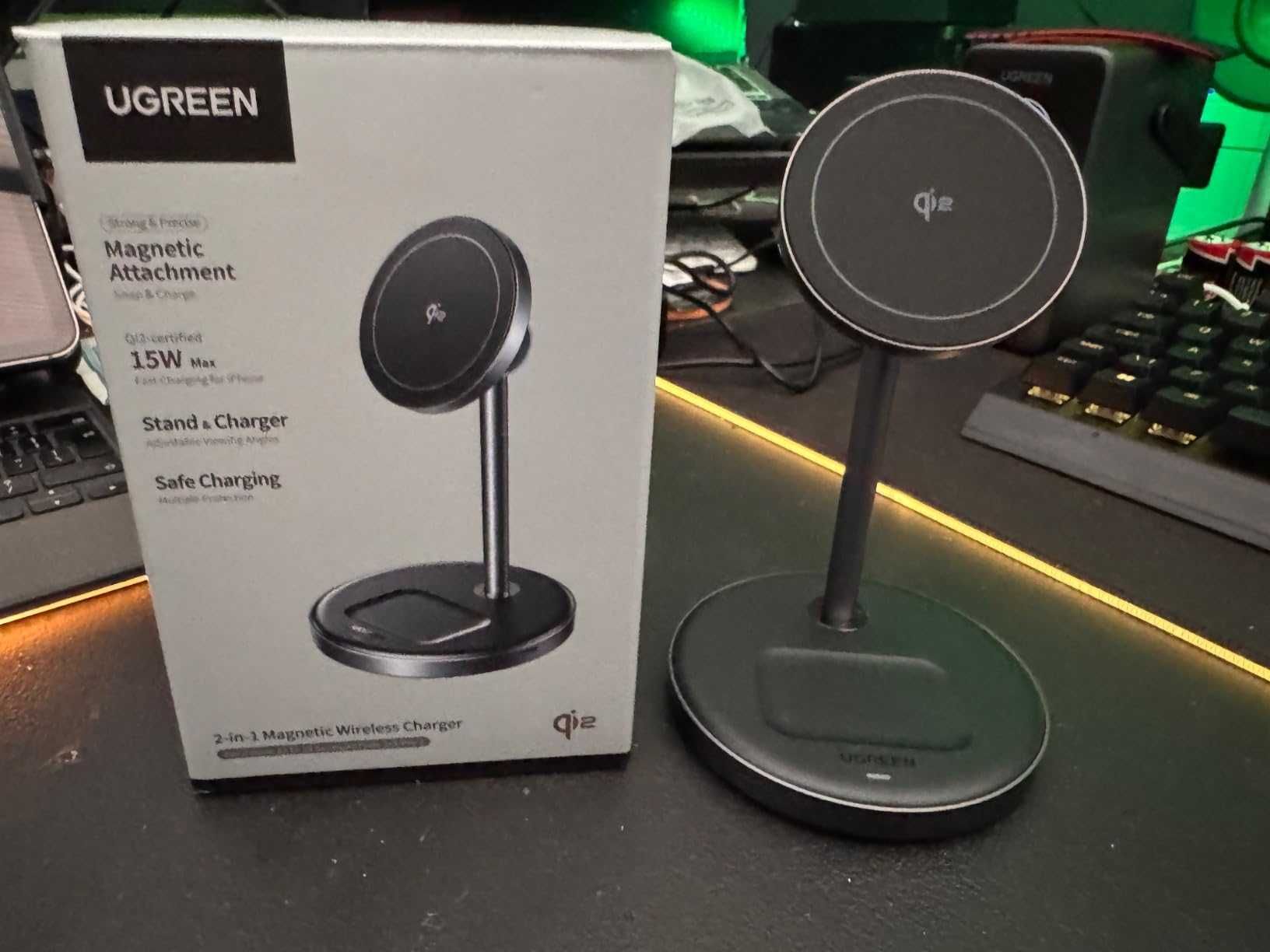 Зарядно устройство UGREEN MagFlow MagSafe, безжично Qi2 15W 2 в 1