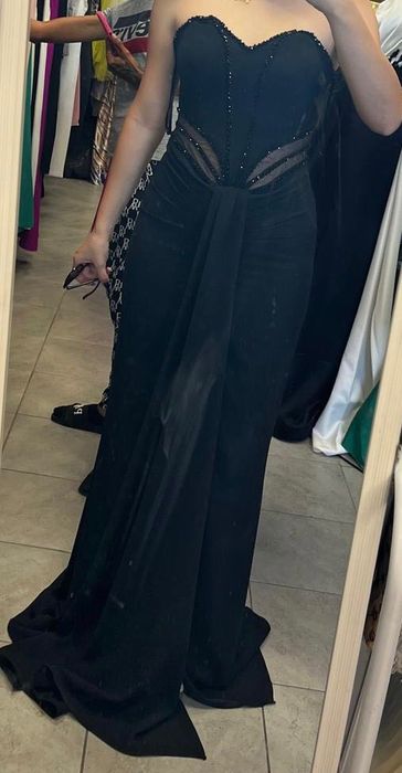 Официална рокля.