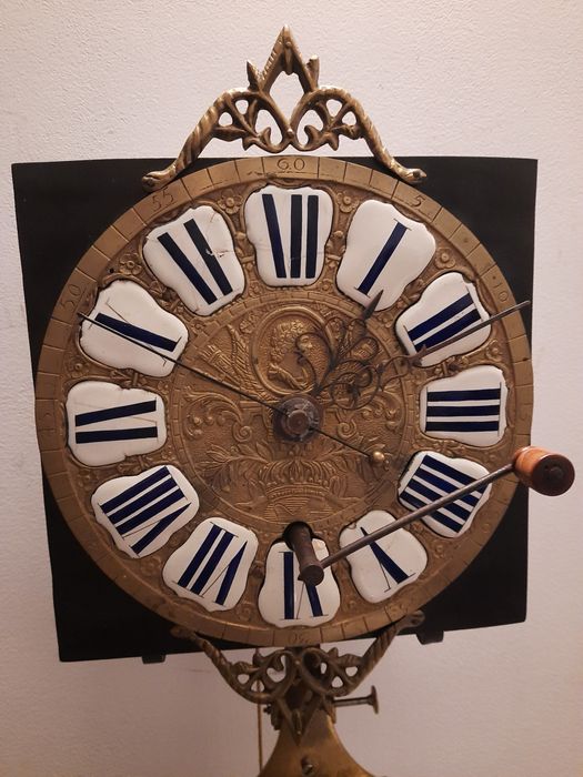 Ceas de perete cu secundar central, comtoise, roata cu pini, sec 18