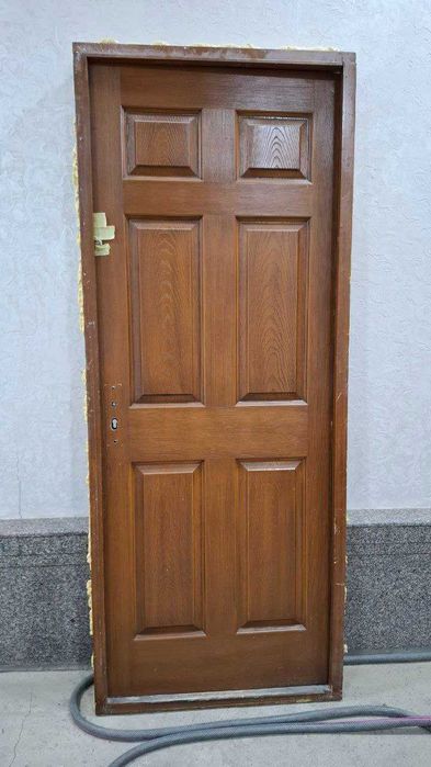 Eshik sotiladi, a'lo xolatda