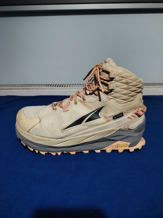 ALTRA OLYMPUS 5 ghete cu GoreTex, mărimea 41, interior 26,5 cm