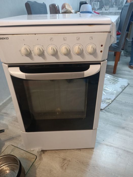 Продам электрическую плиту