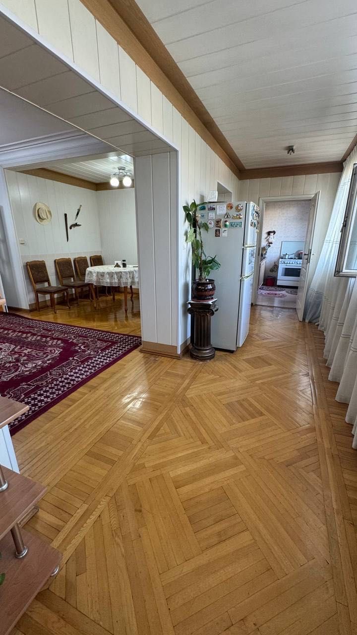 Продается 5 комнатная квартира ремонт Ракат махалля ул.Бобура