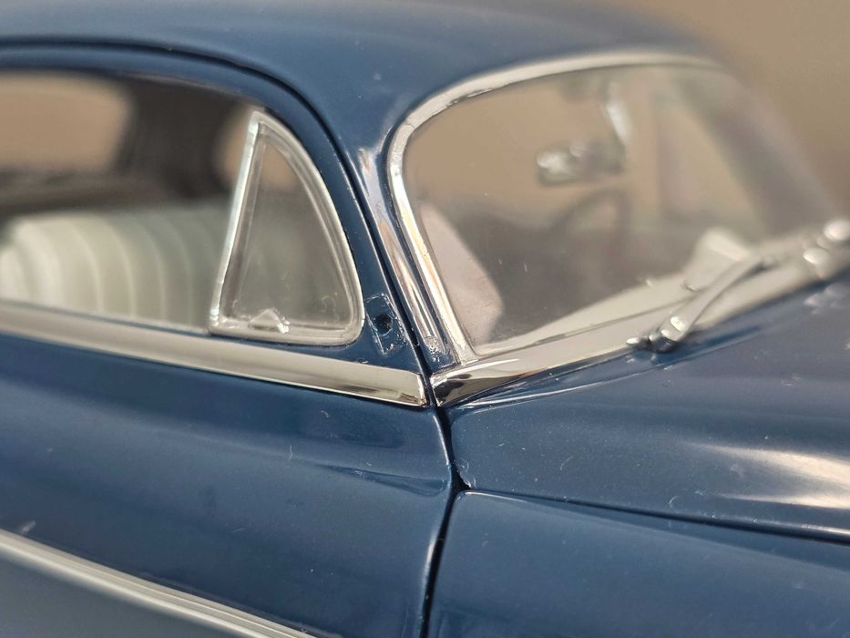 Macheta Auto 1/18 Authentics Oldsmobile 88 1950