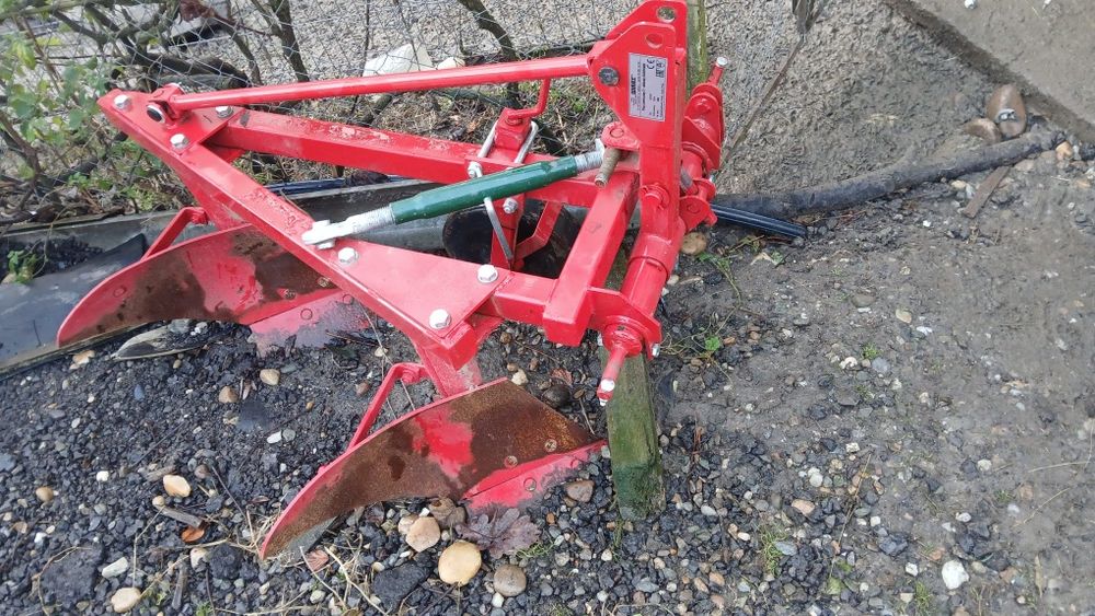 Vând tractor Kubota Saturn