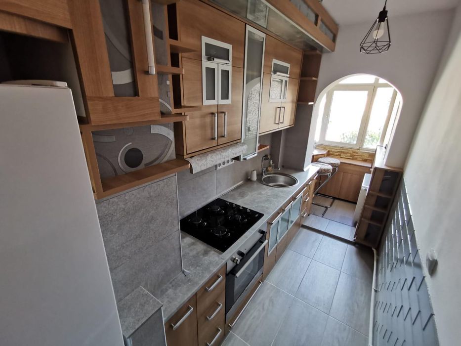 Apartament cu o camera renovat, complet mobilat si utilat