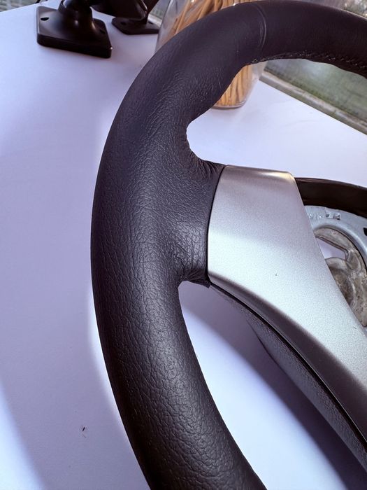 Продавам нов спортен волан за BMW E90/E87.