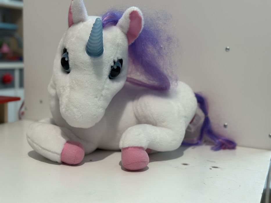 Интерактивен еднорог Luna