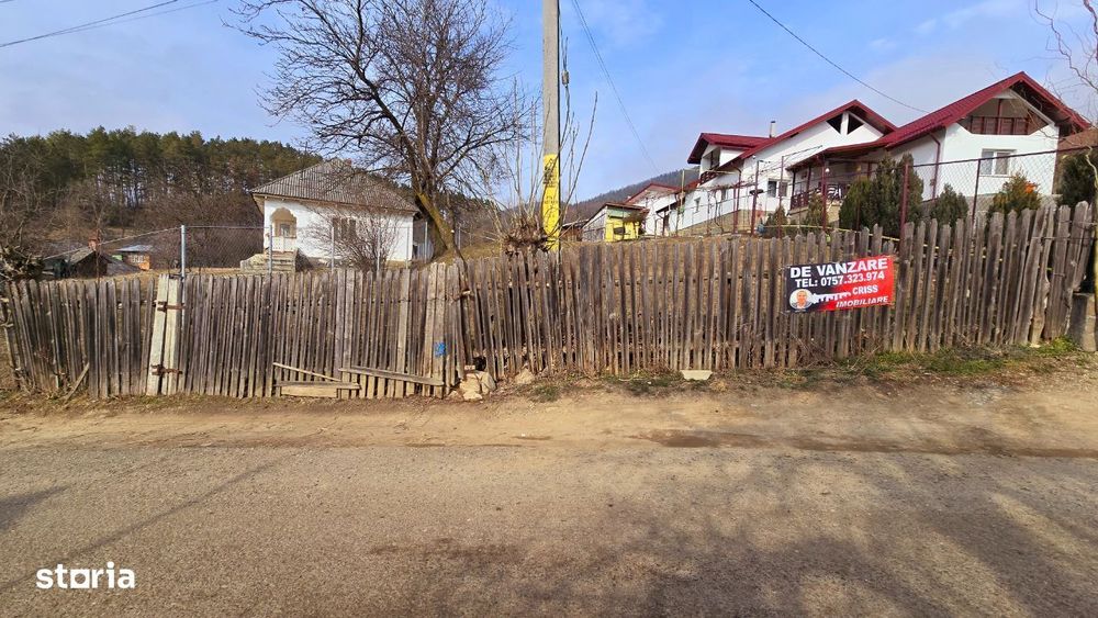 Teren 7 km de Piatra-Neamt pretabil pensiuni/ vile!!