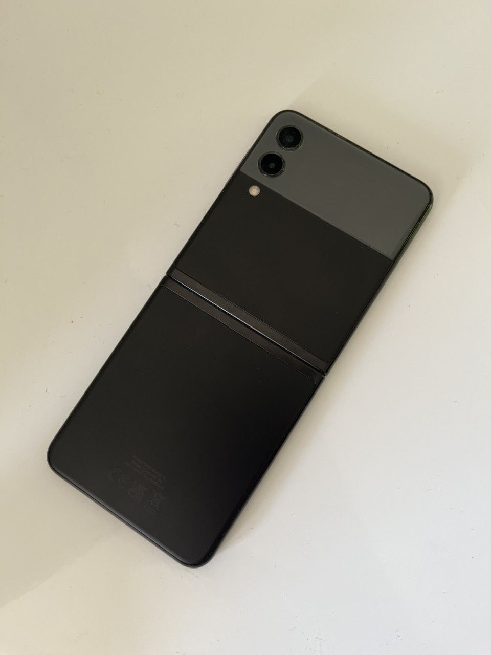Samsung Galaxy Z Flip3 5G 128GB Phantom Black