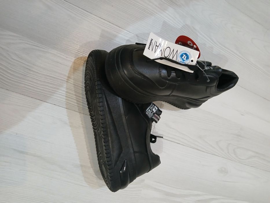 Чисто нови кецове