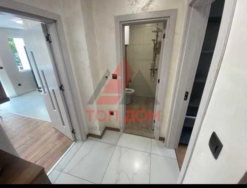 Дава се под наем Двустаен апартамент в Варна, Център - 60 кв.м за 484.5 € - Снимка #2