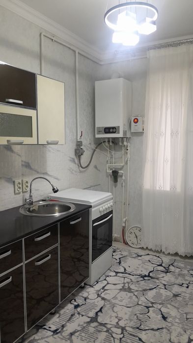 Срочно продается квартира 2 ком новосртойка кричний дом в чирчик ориен