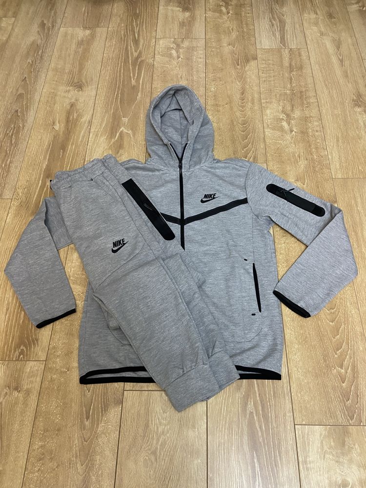 Trening Nike marimea M, L, XXL