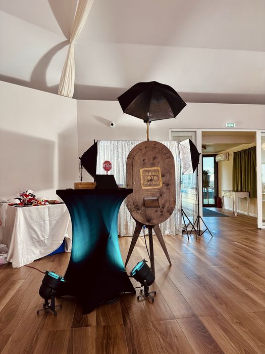 Cabina Foto Just Smile Iasi, platforma 360, fumul greu valsul mirilor