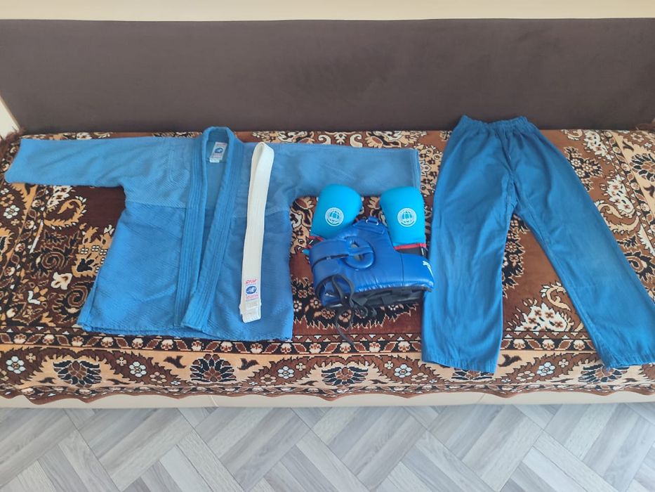 Кимоно,  Шлем,  Перчатки   на  ребёнка