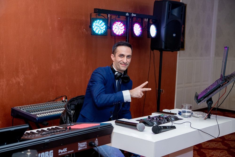 Formatie, Dj Focsani, evenimente, sonorizare și lumini ambientale