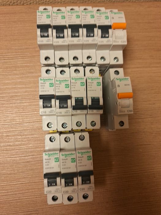 Автоматичен еднополюсен прекъсвач Schneider Electric за DIN шина