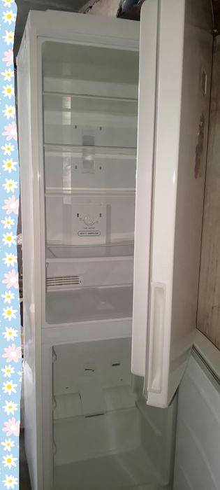 Большой холодильник в отличном состоянии.