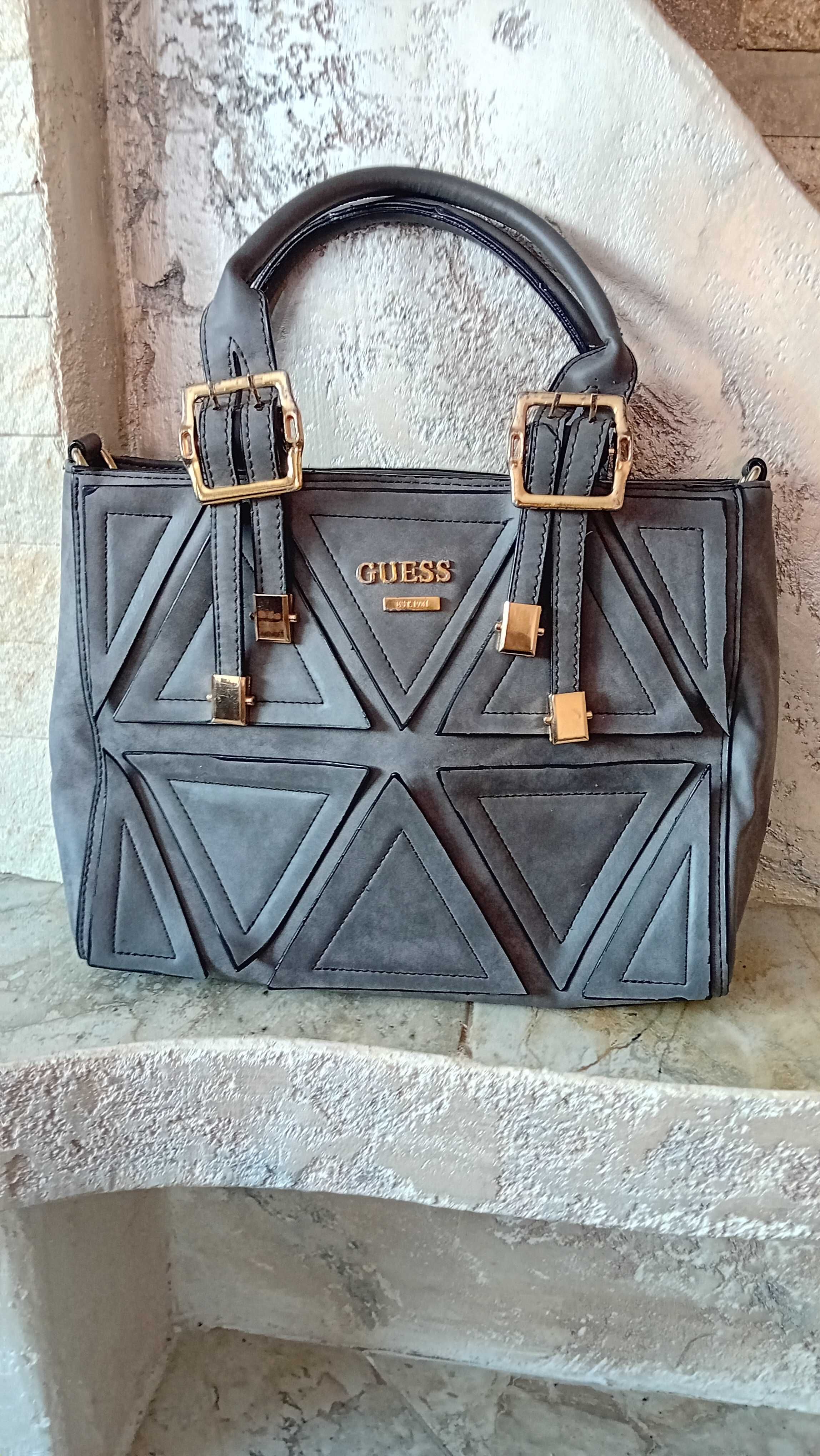 Чанта GUESS сива