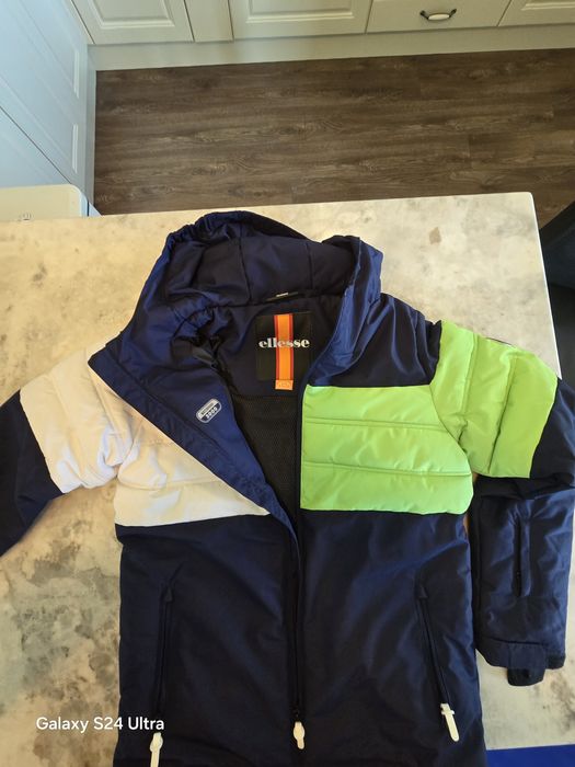 Ски екип, използван две седмици, за 14-годишно момче