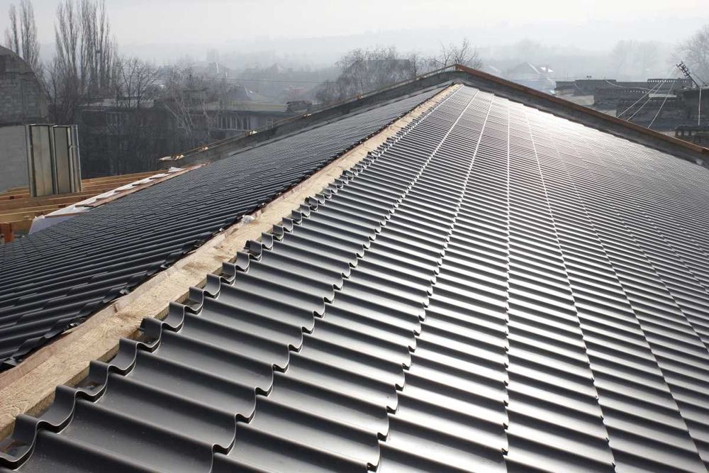 Firma reparatii acoperisuri, tigla metalica, hidroizolatii, jgheaburi