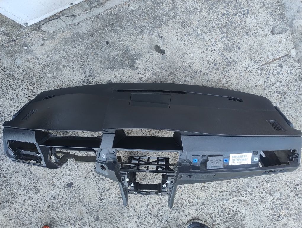 Табло за БМВ Е60 Е61 с къпхолдъри/BMW E60 E61