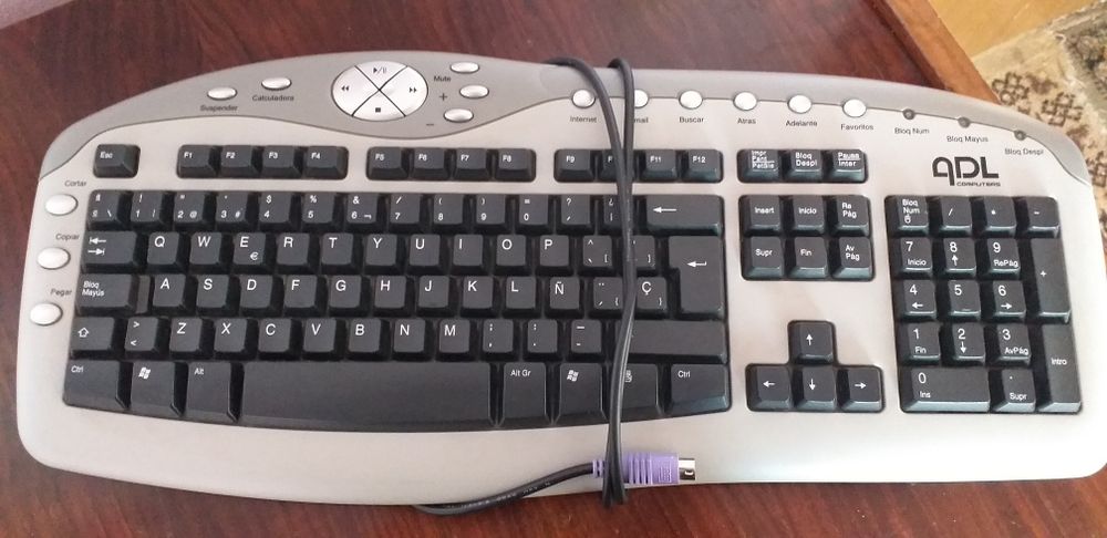 Vand Tastatura PC model classic