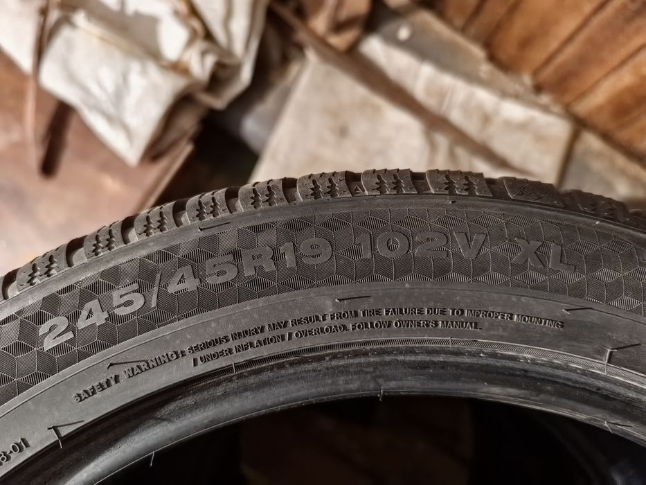 Продавам 4бр. зимни гуми 245 45 19