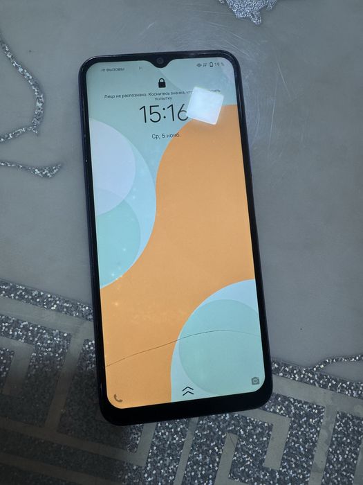 Vivo y21 64gb holati rasmda karobka yo