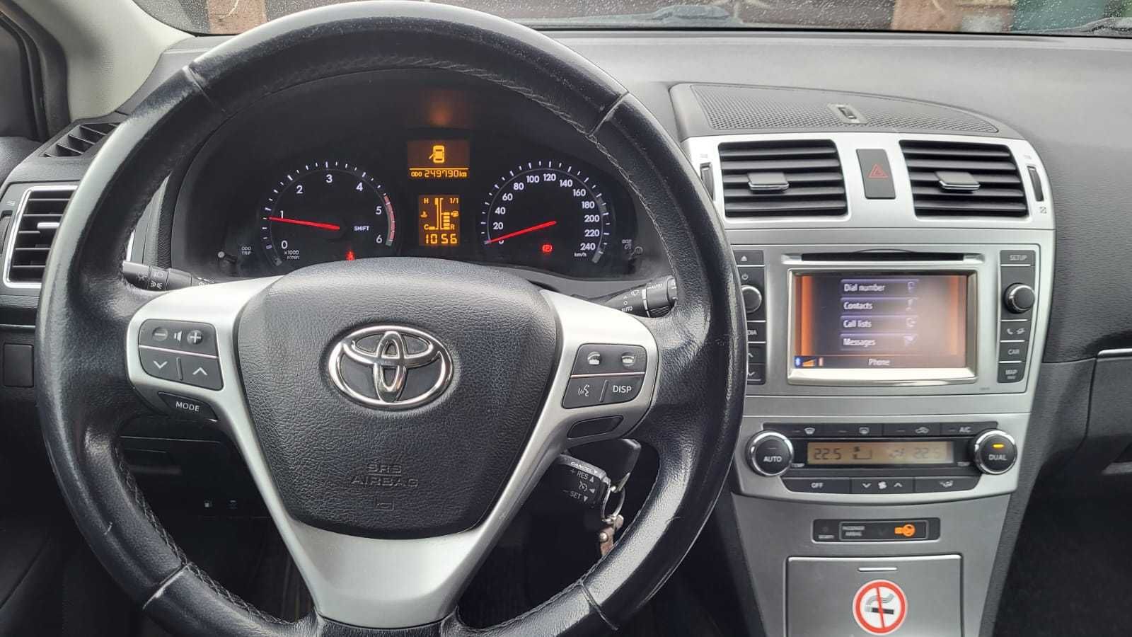 Toyota Avensis 2012