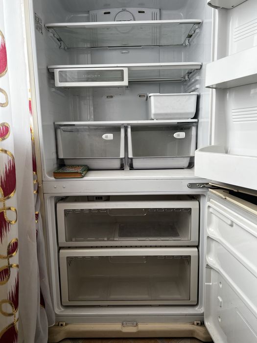 Холодильник Самсунг ОГРОМНЫЙ