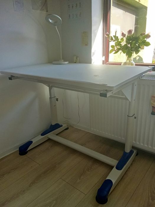 Birou Mobexpert, reglabil pe inaltime si a planului de lucru